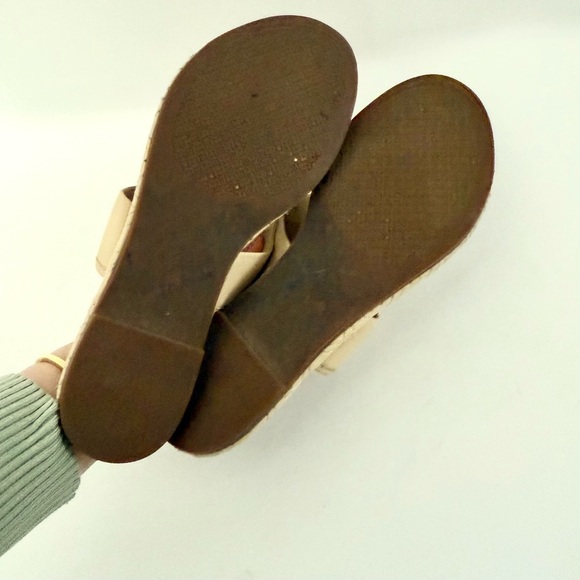 Tory Burch Fleming Flat Quilted Leather Sandals - Picture 7 of 7